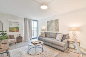 Midtown Atlanta Loft and Skyline Views and Rooftop Green Space